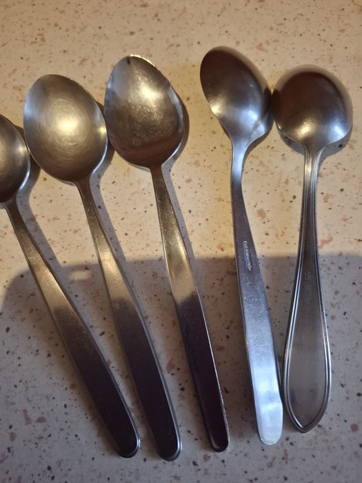 Łyżki do zupy kolekcjonerskie.