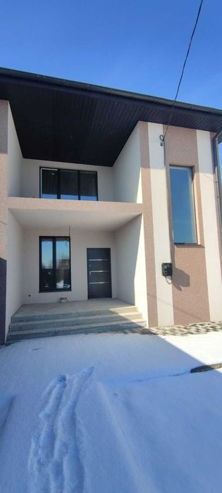 ТАУНХАУС двоповерховий р-н Морське, вул. Євгена Коновальця,33