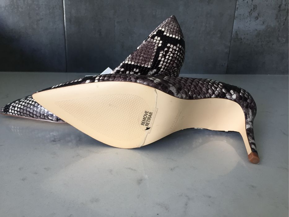 Sapatos em pele - Novos - Tam. 37