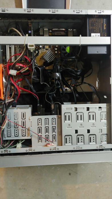 Caixa ATX Nexus com isolamento acústico