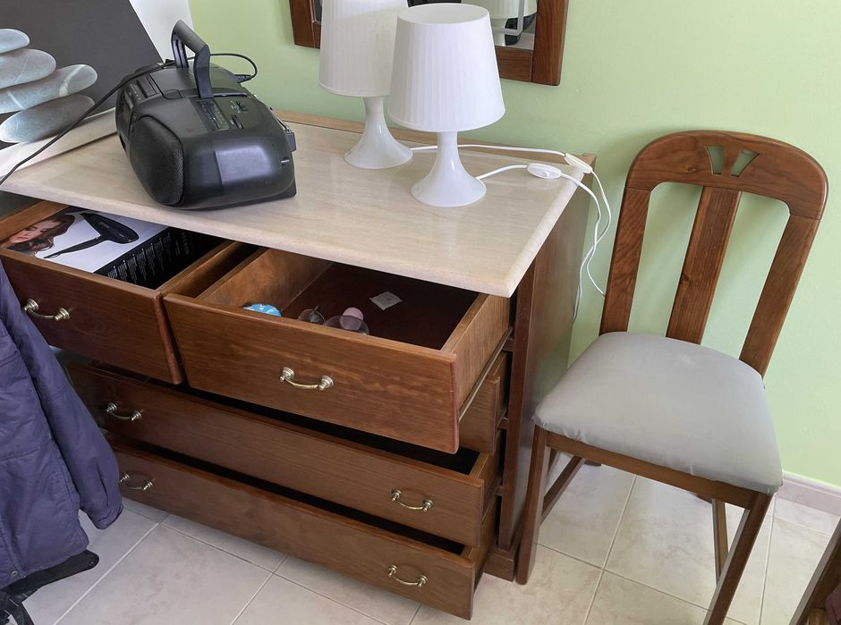 2 comodas + 4 mesas cabeceira + 1 espelho