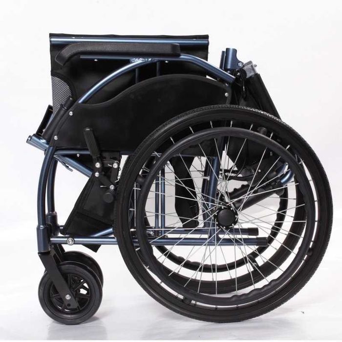 Cadeira de Rodas de Alumínio (11,2kg) - NOVA