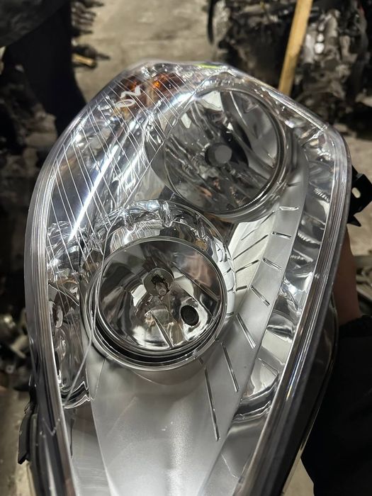 Фара Opel Zafira B 2006-2014