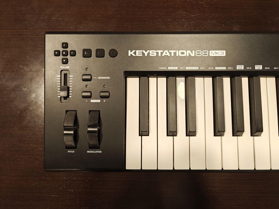 Controlador MIDI M-Audio Keystation 88 MK3