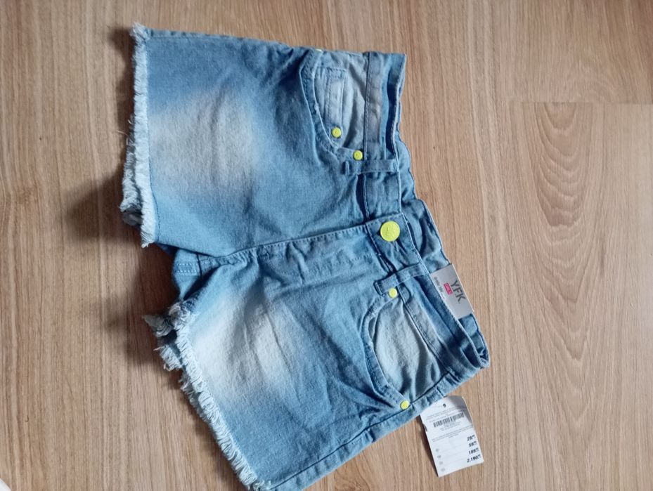 Krótkie spodenki 164