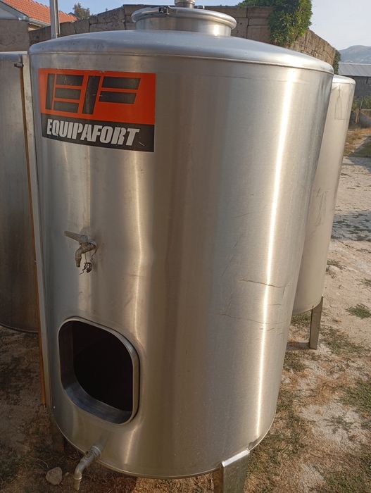 Cubas para vinho  de 1000, 750, 650 litros