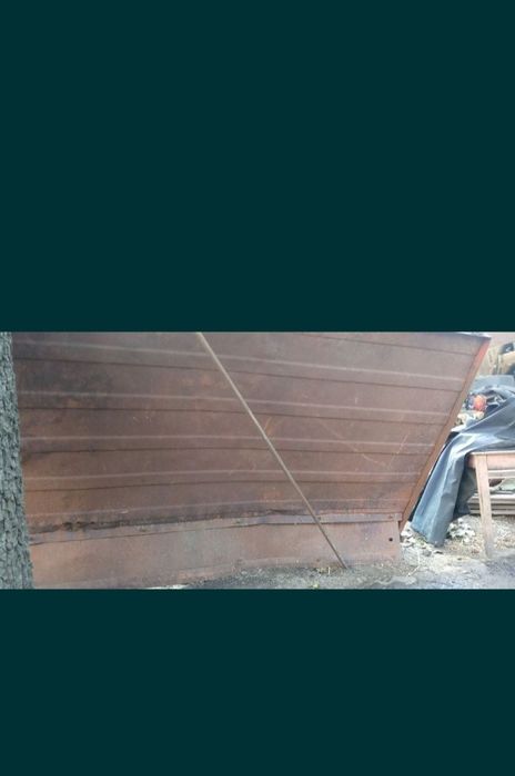 Борт тракторного причіпна