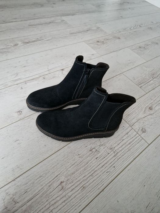 Botki trzewiki sztyblety czarne zamszowe skóra naturalna clarks