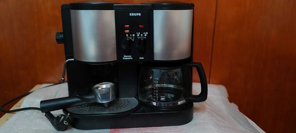Máquina Krups de café expresso e de saco com todos os acessórios