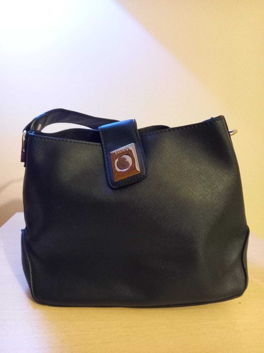 Mala Preta Feminina – Excelente Estado