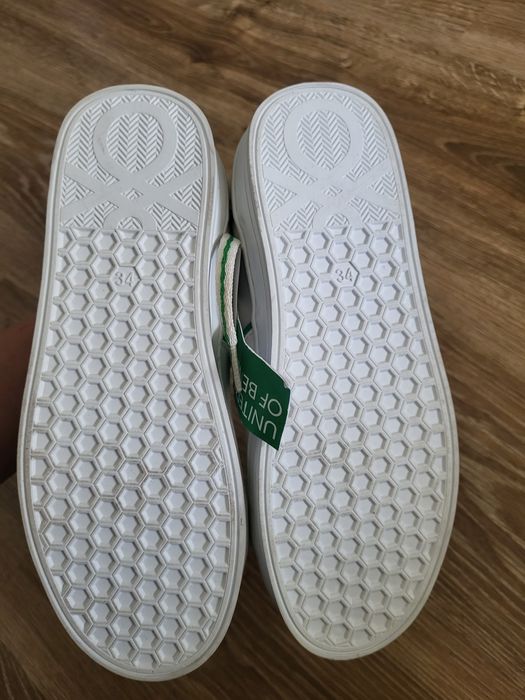 Nowe z metką Trampki Benetton 34
Trampki Benetton 
Rozmiar 34 
Wkładka