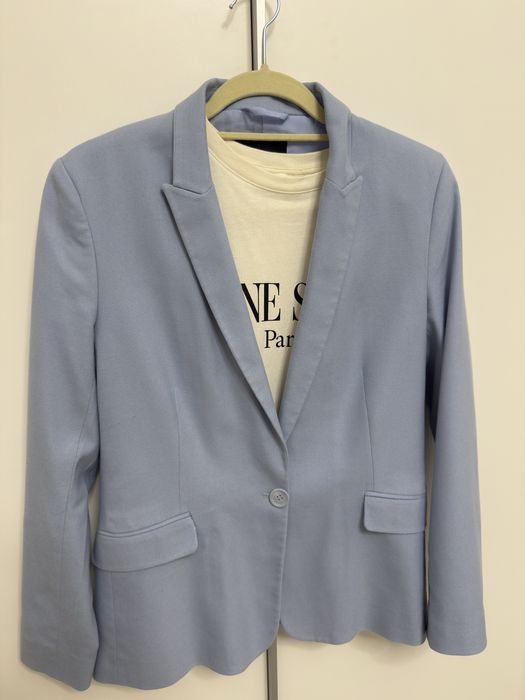 Світло голубий костюм від Mohito