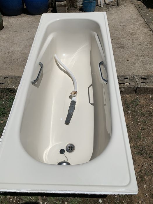 Banheira em esmalte 1.70 m por 0.70 m