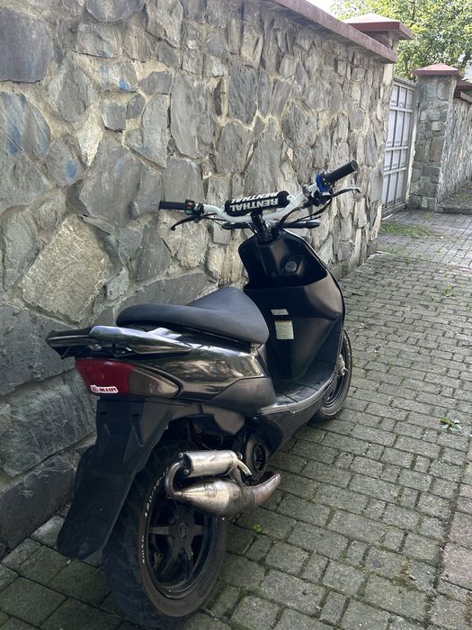 Скутер Suzuki ZZ Inch Up Sport на конфі
