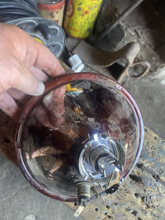 Скло, трапеція, фара до ВАЗ 2102