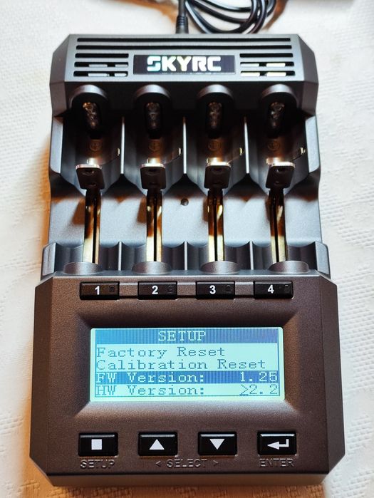 Продаю зарядний пристрій SkyRC MC3000