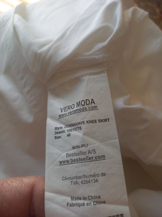 Biała krótka spódnica bawełna rozmiar 40 firmy VERO MODA