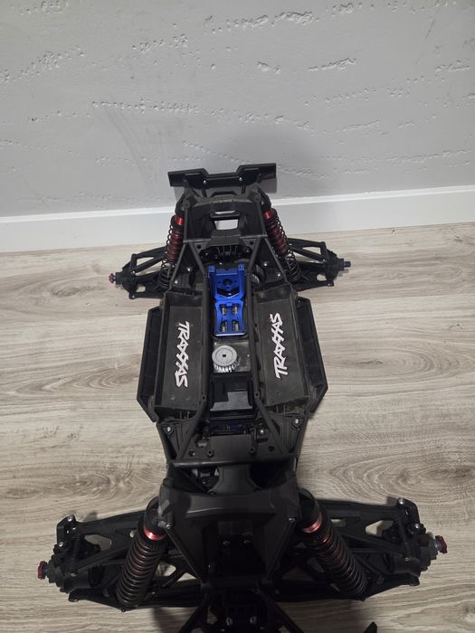 Traxxas xmaxx 8s podwozie