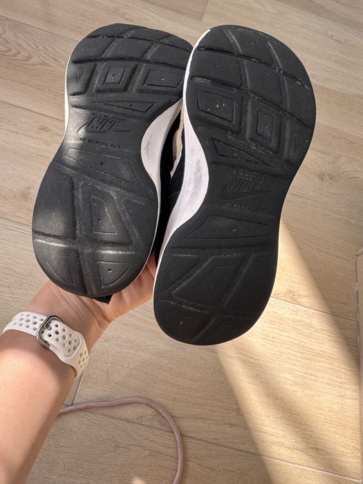 Кросівки nike revolution