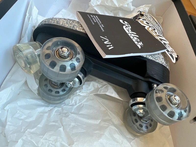 Patins Zara Edição Limitada com Strass – Tamanho 39