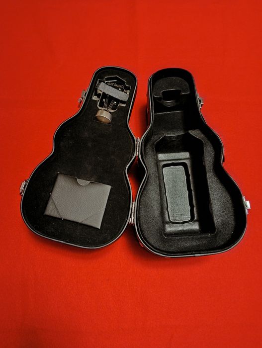 Футляр Jack Daniel's гитара.