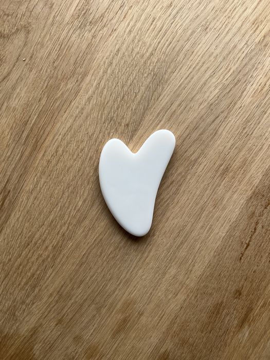Biały kamień Gua Sha