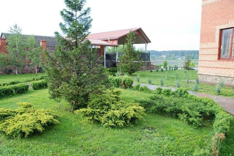 Дом 800 кв.Бассейн ,сауна,бильярд, генератор.До 20 человек