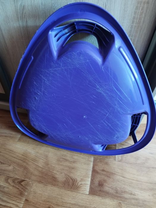 Санки- льодянки.