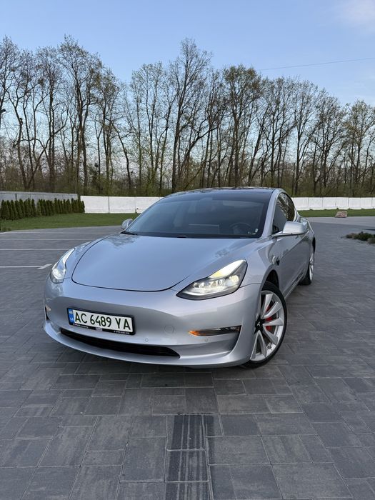 Tesla Model 3 75 kBT