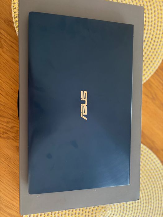 Laptop Asus Zenbook UX433FN, i5, 8 GB RAM, karta graficzna 2 GM