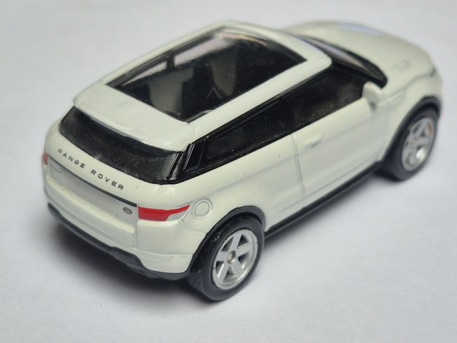 Welly Range Rover Evoque biały – model metalowy