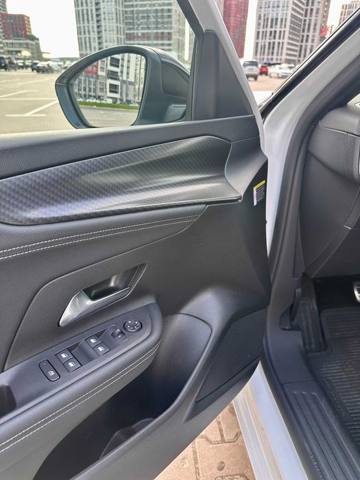Продаю авто Opel Mokka 2023