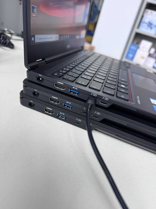 Ультрабук Fujitsu U7311 4G модем IPS ідеальний для подорожі є 70 шт.
