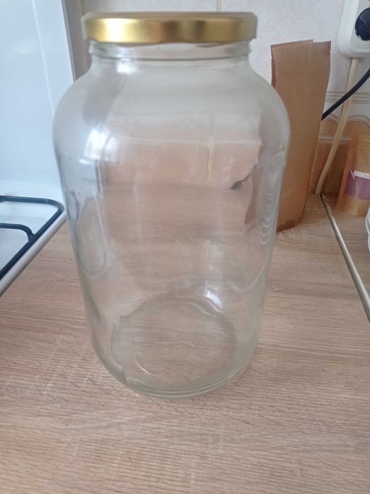 Банки скляні на 4,75 л., 3 л., 1л., 05л.