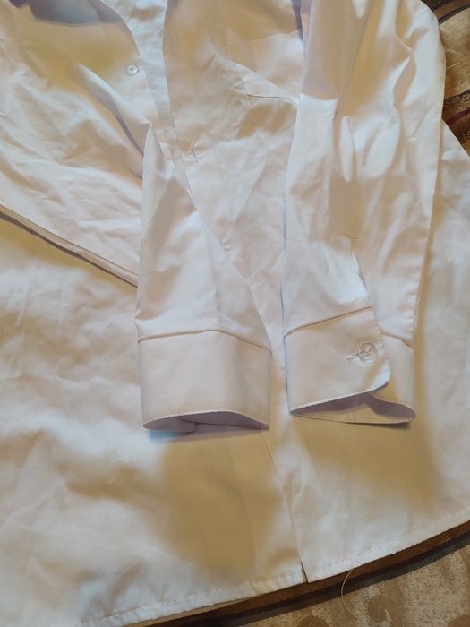 Biała koszula, rozmiar 146