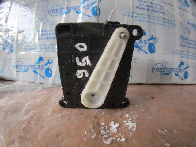 Motor da comporta da sofagem KIA Carnival / Grand Carnival III (VQ)