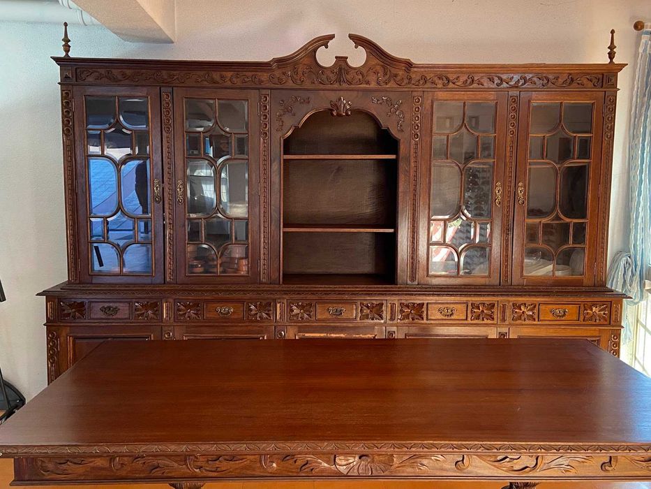 Mobília  de sala de jantar em mogno