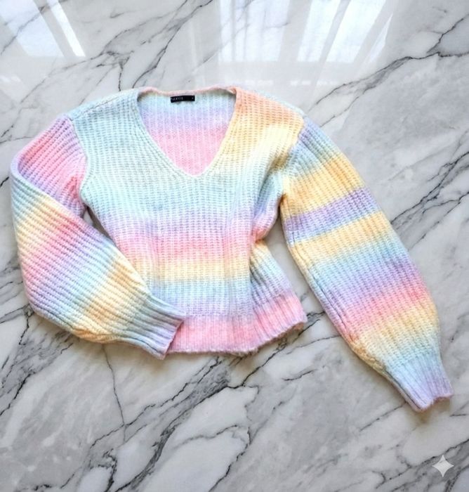 Sweter Mohito tęczowy wielokolorowy w serek v neck