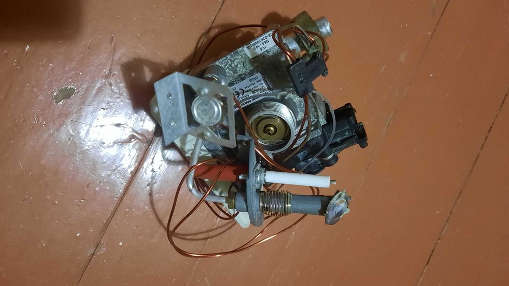 Водяний блок редуктор регулятор Юнкерс Junkers w275 wR250 350 wr11 14