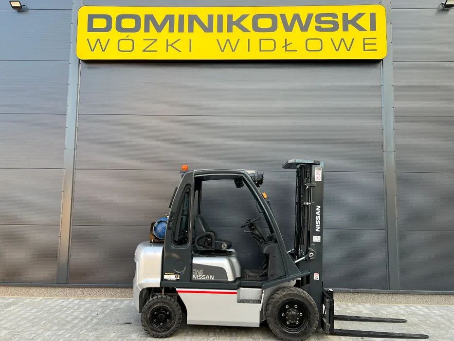 Nissan U1D2A25LQ  wózek widłowy 2011R. LPG triplex WYNAJEM SPRZEDAŻ SERWIS