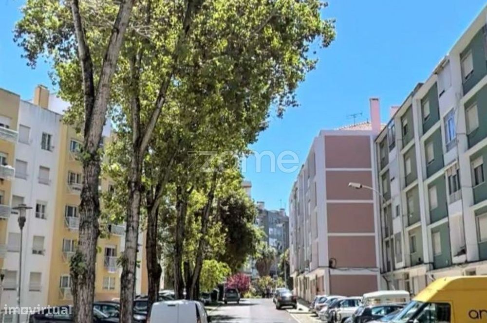 Apartamento T2 Pronto habitar em Benfica,