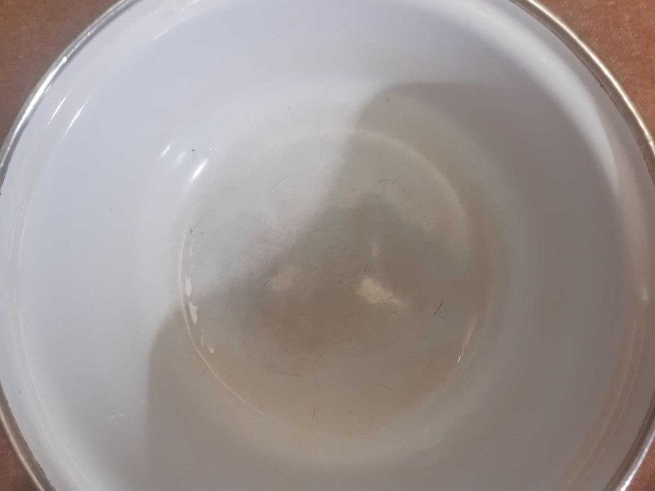 Эмалированные кастрюли 2Л; 2,5Л. б/у.