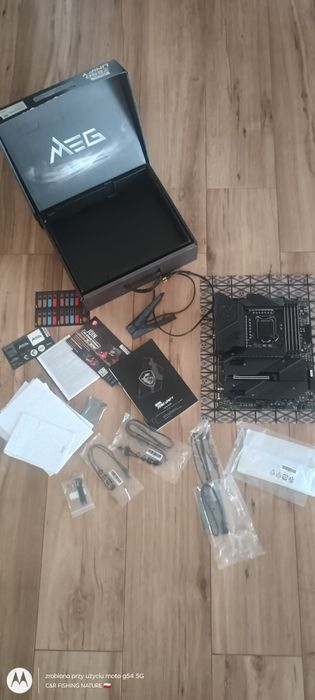 MSI MEG Z590 UNIFY  _ LGA 1200 10-11th / PCI 4.0 / WIFI / ATX