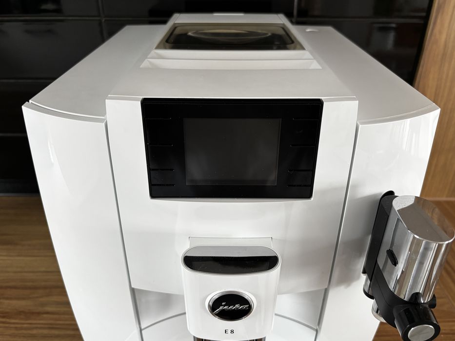 Ekspres automatyczny JURA E8 (eb) Piano White