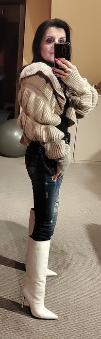 Beżowy sweterek, na chłodne dni