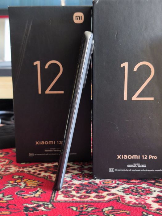 Dois 2 Xiaomi 12 Pro (condições semelhantes)