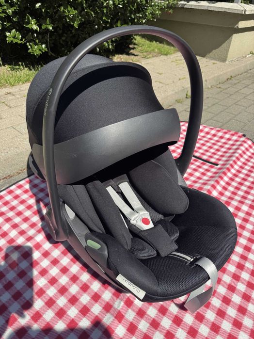 Fotelik samochodowy Cybex Cloud G i-Size Plus – kolor czarny