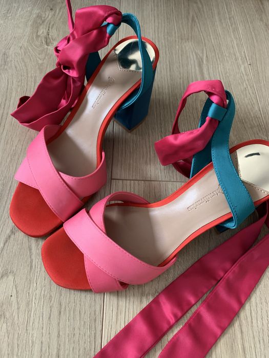 Kolorowe buty damskie Stradivarius r. 36