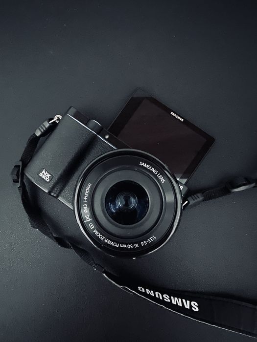 фотоапарат Samsung NX3300