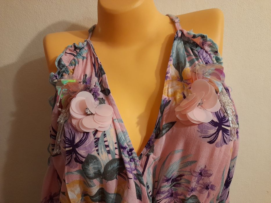 Letni damski kombinezon 40/42 różowy liliowe kwiaty falbany wakacje